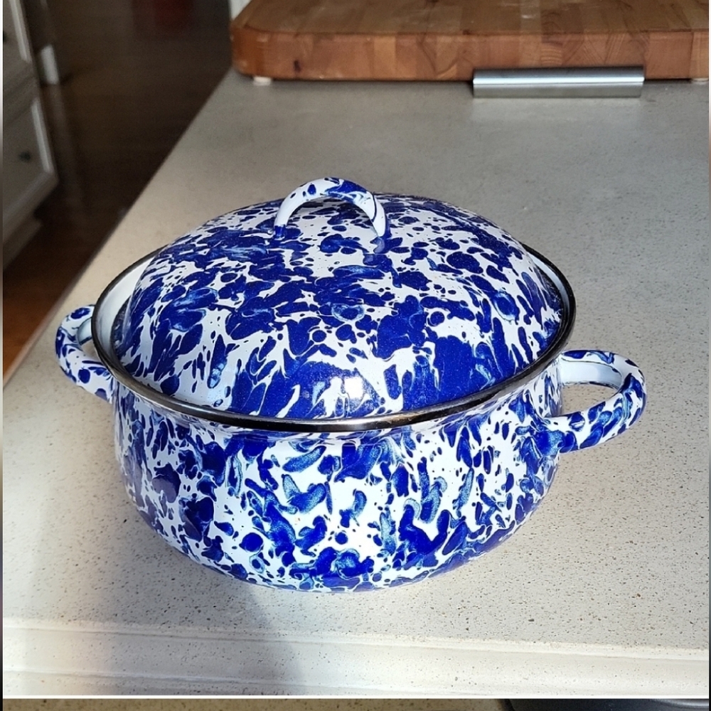 JUST LISTED golden rabbit Blue and White  Cookware Pot - Picture 4 of 4